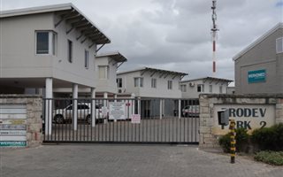 308 m² Commercial space in Airport Industria