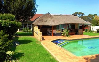 4 Bedroom House in Mayfield Park