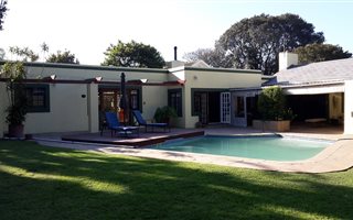 5 Bedroom House in Constantia