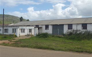 910 m² Industrial space in Uitenhage Central