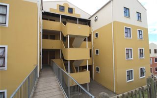 2 Bedroom Apartment in Amalinda