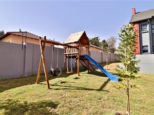 2 Bed Flat in Menlo Park