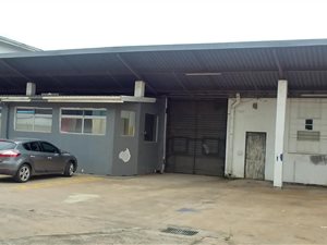 1055 m² Industrial space in Springfield Park
