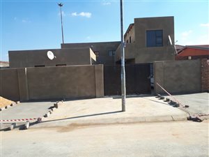 8 Bed House in Orlando East