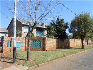 2 Bed Apartment in Westonaria