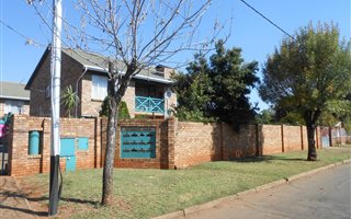 2 Bedroom Apartment in Westonaria