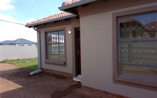 2 Bedroom House in Witpoortjie