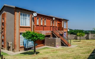 2 Bedroom Apartment in Laser Park