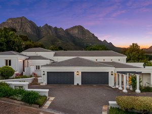 5 Bed House in Erinvale Estate