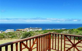 2 Bedroom Townhouse in Pinnacle Point Golf Estate
