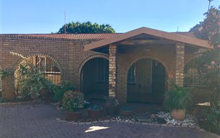 3 Bedroom House in Sinoville