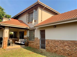 3 Bed Townhouse in Amberfield Manor