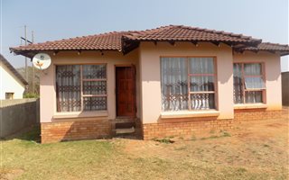 3 Bedroom House in Flora Park