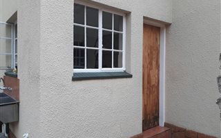 1 Bedroom Garden Cottage in Dowerglen