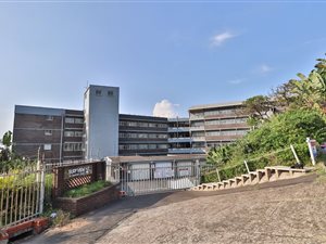 2 Bed Apartment in Athlone Park