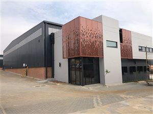 2481 m² Industrial space in Louwlardia