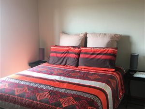 2 Bed Flat in Roodepoort North