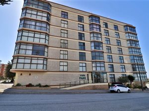 3 Bed Apartment in Humewood