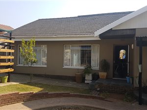 4 Bed House in Southcrest