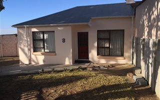 2 Bedroom House in Kensington