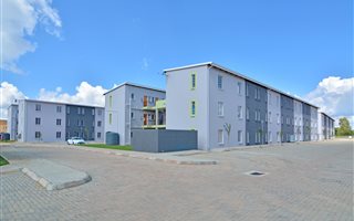 2 Bedroom Apartment in Adamayview