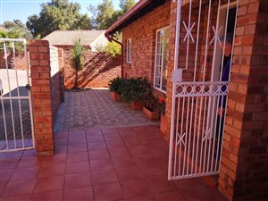2 Bed Townhouse in Meyerspark