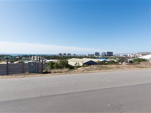 1895 m² Land available in Voorbaai