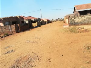 200 m² Land available in Moleleki