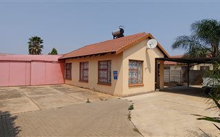3 Bedroom House in Karen Park