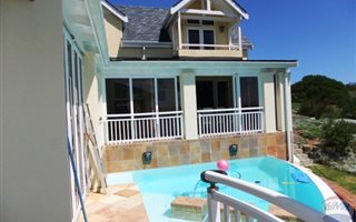 5 Bedroom House in Pezula Golf Estate