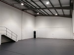 420 m² Commercial space in Glen Anil