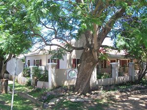 5 Bed House in Adelaide
