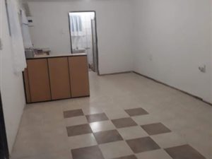 Bachelor apartment in Primrose