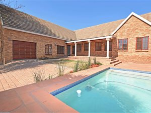 3 Bed House in Maroeladal