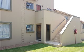 2 Bedroom Apartment in Leeuwenhof Estate