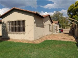 3 Bed House in Brackendowns