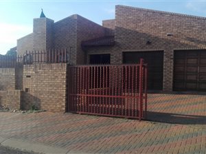 3 Bed House in Katlehong