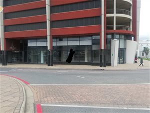 640 m² Retail Space in Point Waterfront