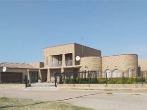 8 Bed House in Osizweni