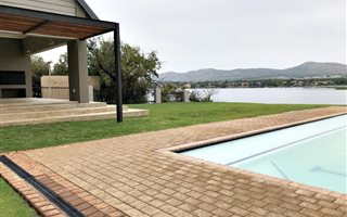 1080 m² Land available in Leloko