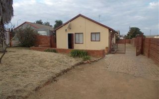3 Bedroom House in Lotus Gardens