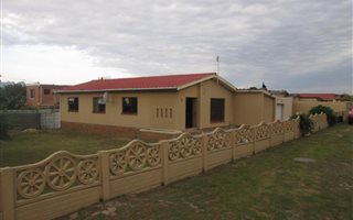 3 Bedroom House in Blue Downs