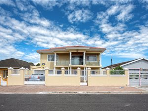 7 Bed House in Welcome