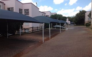 3 Bedroom Apartment in Westdene