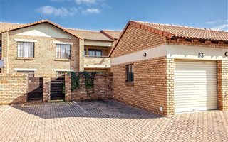 2 Bedroom Townhouse in Mooikloof Ridge