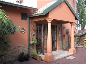 5 Bed House in Roseville