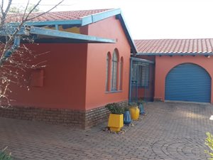 3 Bed House in Dersley