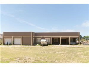 340 m² Office Space in Kleinmond