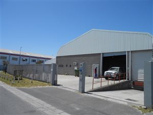 705 m² Industrial space in Airport Industria