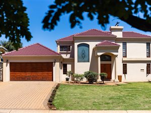 4 Bed House in Highveld
